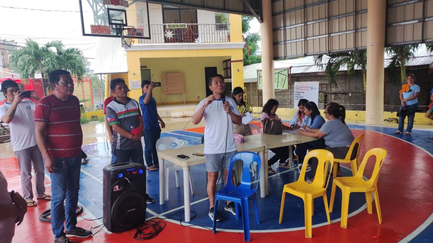 KITAEN| Saan a lapped ti napigsa a tudo tapnu maitulod dagiti relief goods ditoy Brgy. Bayubay Sur, San Vicente babaen kenni Congressman Ronald Singson.