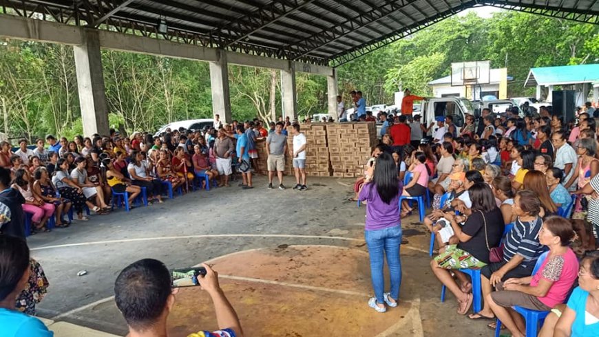 KITAEN| Maikatlo ti Brgy. Salapasap ditoy ili a Cabugao mawarasan ti relief goods babaen kenni Congressman Ronald Singson manipud DSWD kalpasan kenni bagyo Egay.