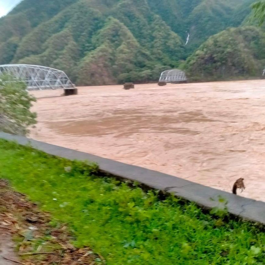 KITAEN| Daytoyen ti langa ita ti Old Banaoang Bridge kalpasan a sinalpa ti danum idi kalman.