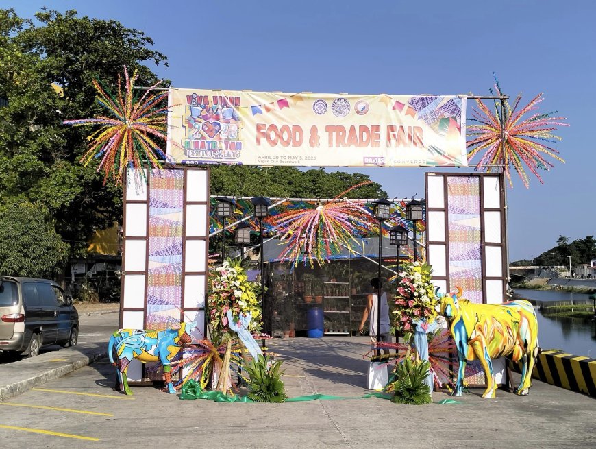 #BinatbatanFestival2023 Pormal a nalukatan ti Food and Trade fair iti Vigan City Boardwalk babaen ti Ribbon Cutting ken pamendisyon ni Father George Tabangcura Daytoy ket kas paset ti Binatbatan Festival 2023.