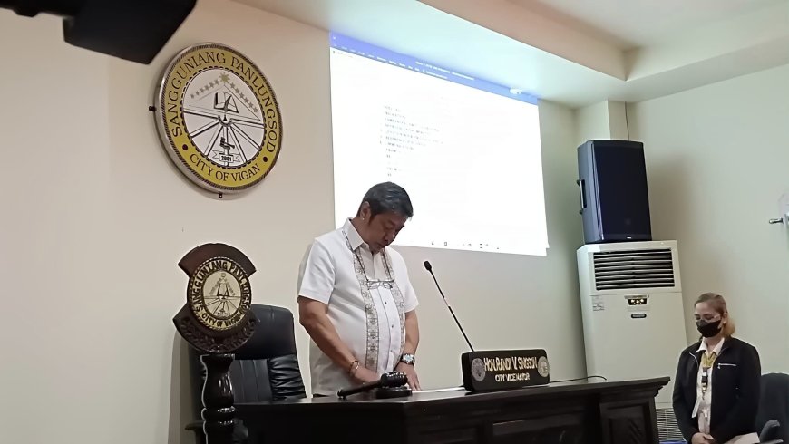 LOOK| Manarimaan ti 6th Regular Session ti Eighth City Council a dadauluan ni Vice Mayor Randy Singson ken dagiti miembro ti agpanpanday linteg a Sanguniang Panlungsod.